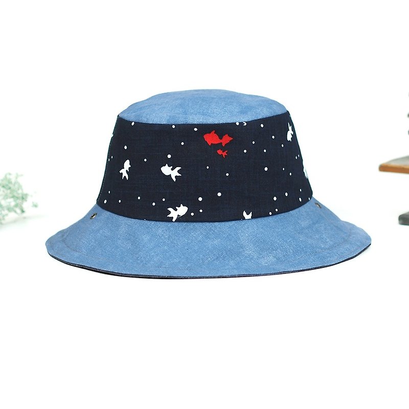 Handmade double-sided bucket hat - Hats & Caps - Cotton & Hemp Blue