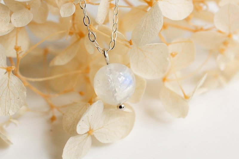 A little moonlight: Indian ice 6A Stone(8mm) 925 sterling silver necklace*super blue halo* - Necklaces - Gemstone White