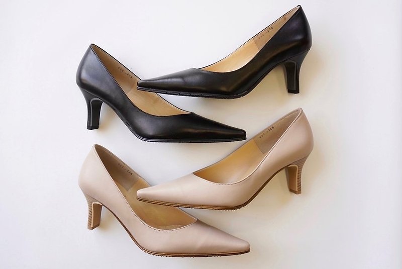 Pointed toe pumps with a beautiful silhouette/ z682 - High Heels - Genuine Leather Black