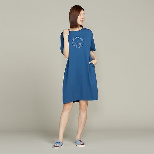 YVONNE COLLECTION以旺傢飾 LINE FRIENDS | 熊大網印短袖洋裝-普魯士藍