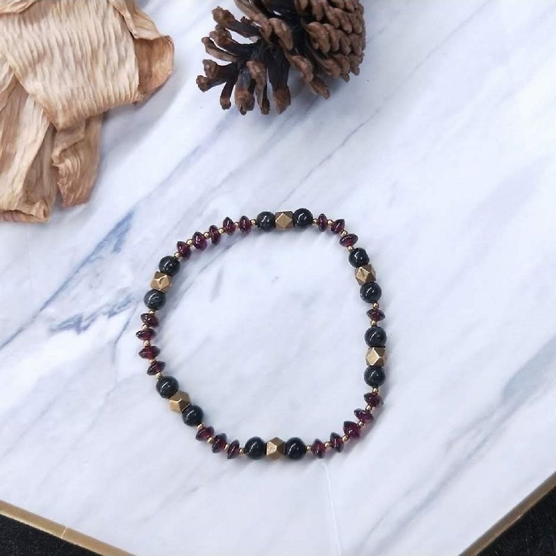 Bracelet. Leaflet rosewood*red garnet*brunette crystal bracelet - Bracelets - Gemstone Multicolor