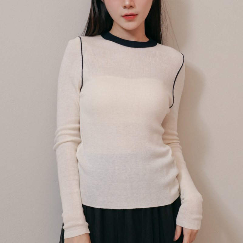 Relaxation-Round neck long-sleeved knitted top-off-white - เสื้อผู้หญิง - ผ้าฝ้าย/ผ้าลินิน ขาว