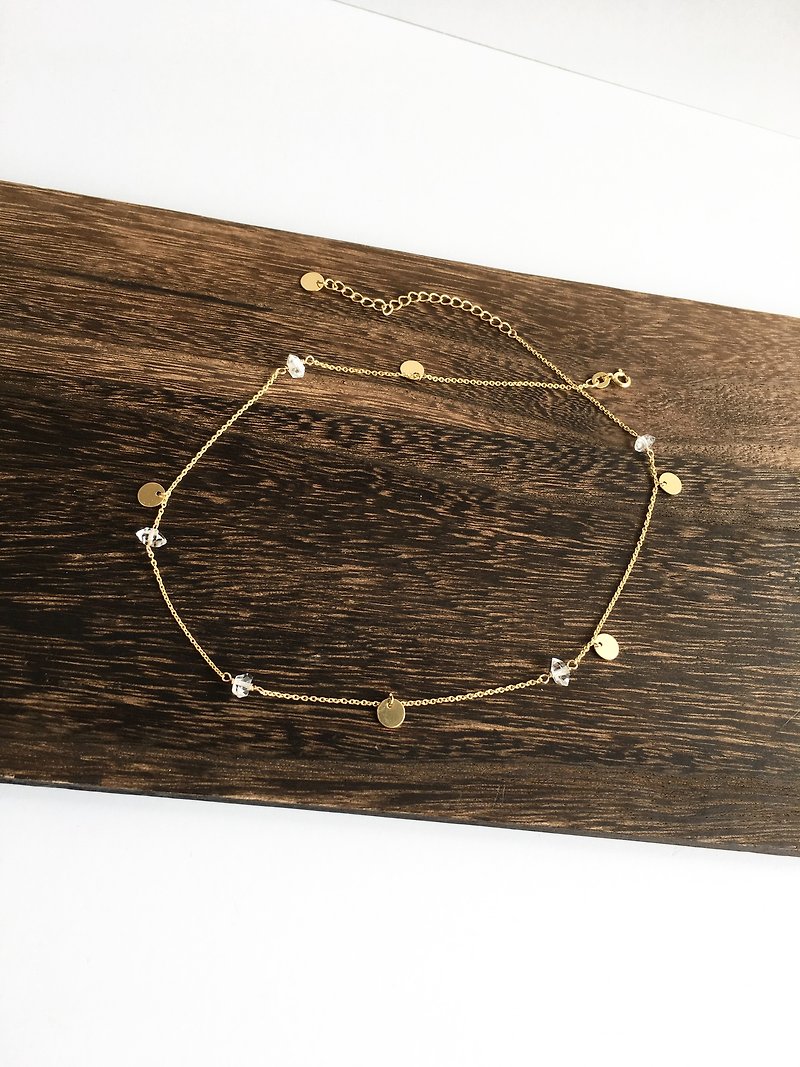 Diamond quartz and metal plate simple necklace SV925 - สร้อยคอ - หิน สีใส