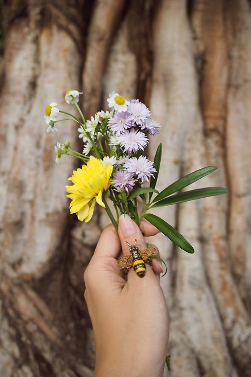GOODAFTERNINE Bee Honey Bee Ring, Enamel Ring, Handmade jewelry,Gift for her.
