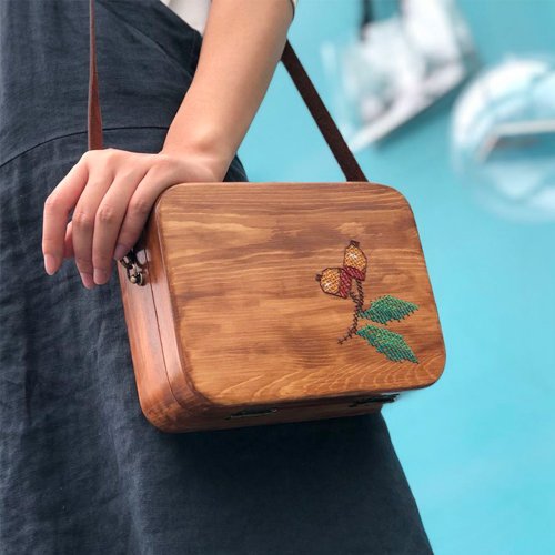 豪奢な 元泉手作り秋の純手刺繡どんぐりバッグ - ショップ yuansen トートバッグ
