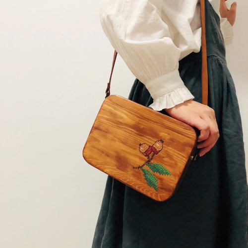 元泉手作り秋の純手刺繡どんぐりバッグ - ショップ yuansen