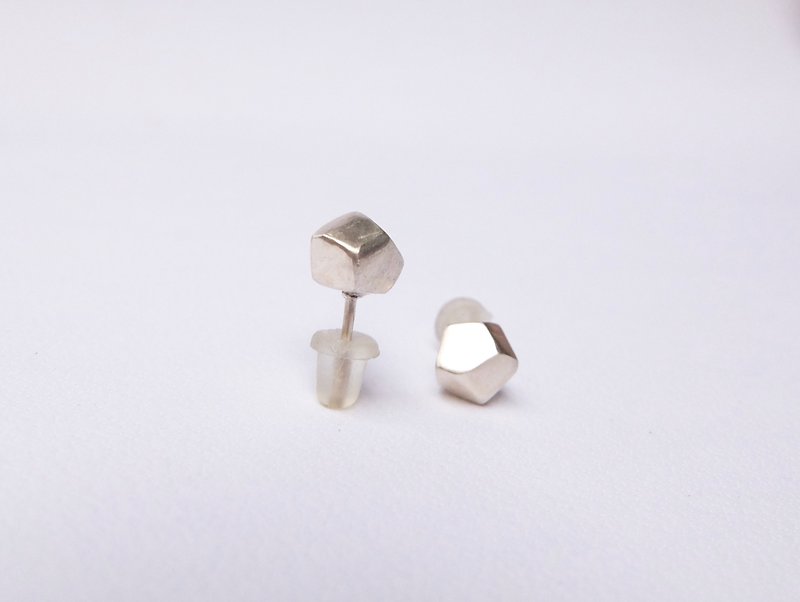 Pebbles sterling silver earrings - ต่างหู - โลหะ สีเงิน