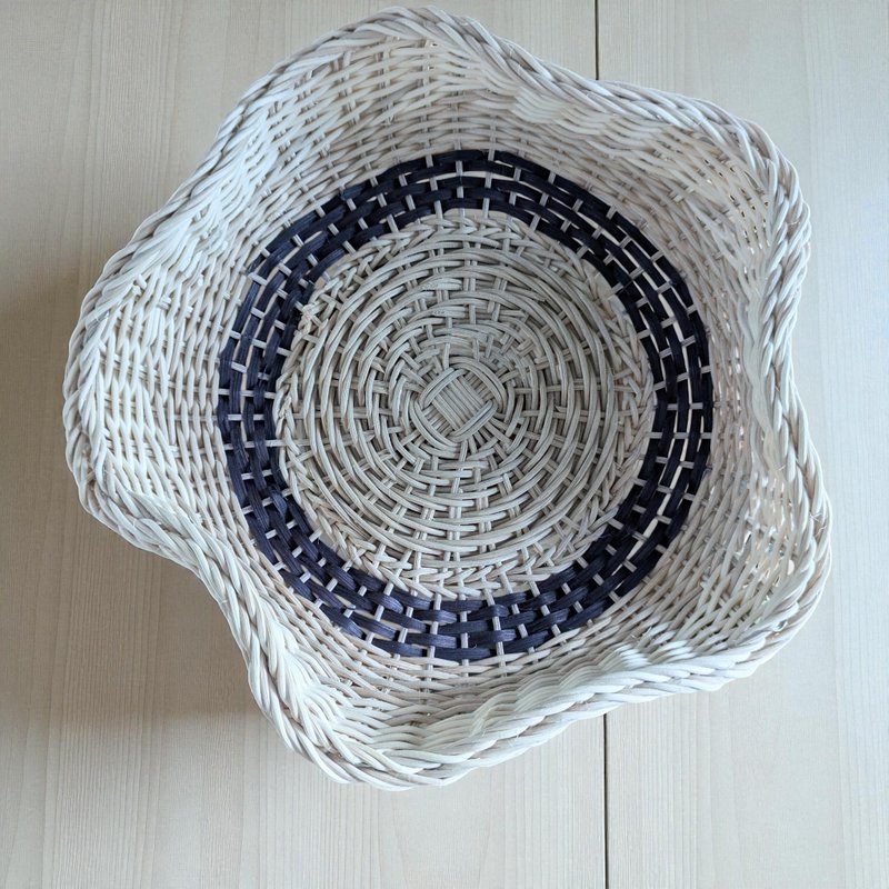 竹皮染黑的星形藤蔓托盤 - 收納箱/收納用品 - 紙 卡其色