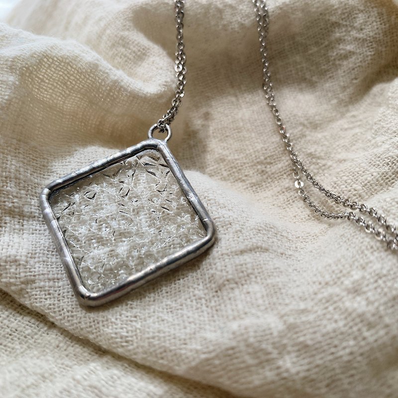 diamond l inlaid glass necklace - Necklaces - Glass Transparent
