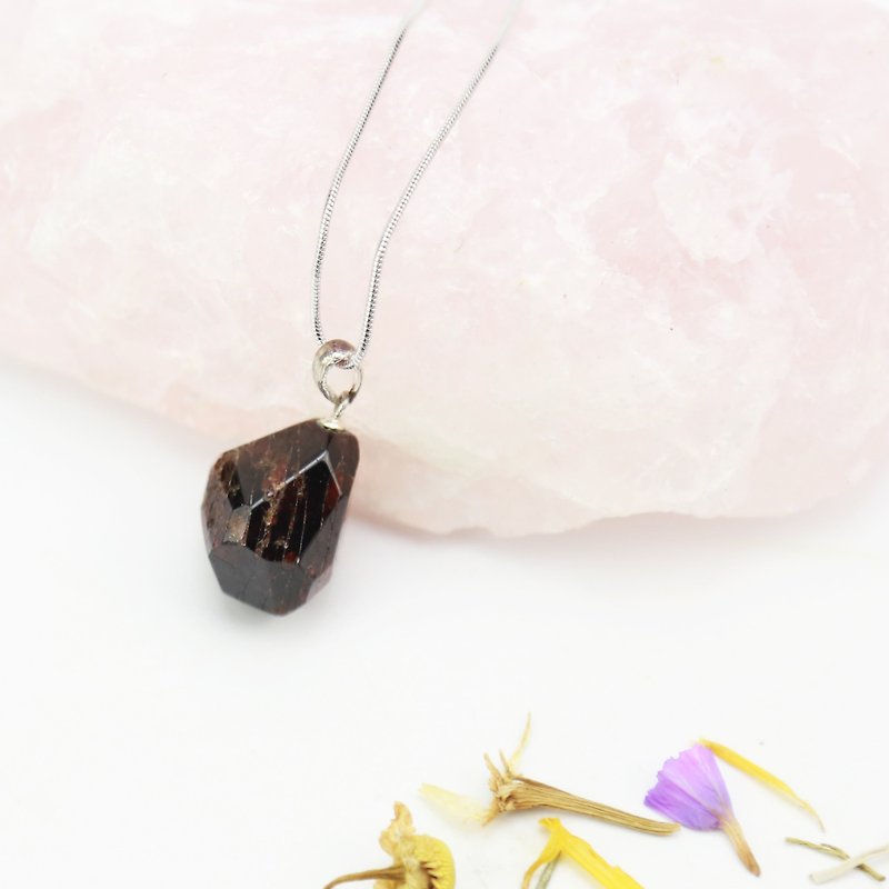 Garnet Freeform Faceted Pendant / Simple and stylish Necklace - Necklaces - Crystal Red