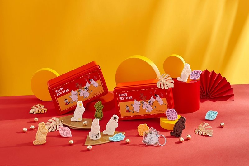 2025 MOOMIN Happy New Year Cookies Gift Box (Low Sugar Healthy) Early Bird Discount Free Shipping - คุกกี้ - อาหารสด สีแดง