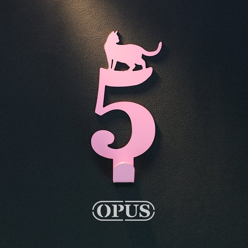 【OPUS東齊金工】當貓咪遇上數字5 - 掛勾(粉)/壁飾掛鉤/收納無痕 - 壁貼/牆壁裝飾 - 其他金屬 粉紅色