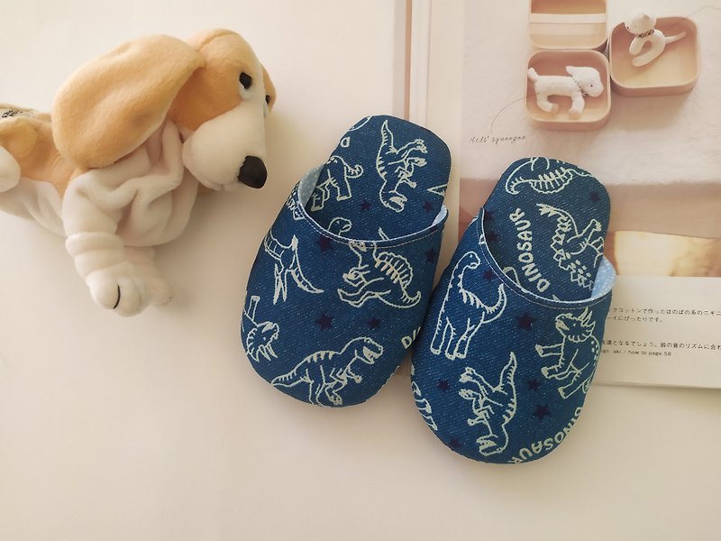 [Shipping within 5 days] Shipping dinosaur indoor slippers indoor shoes children's indoor slippers - Kids' Shoes - Cotton & Hemp Blue