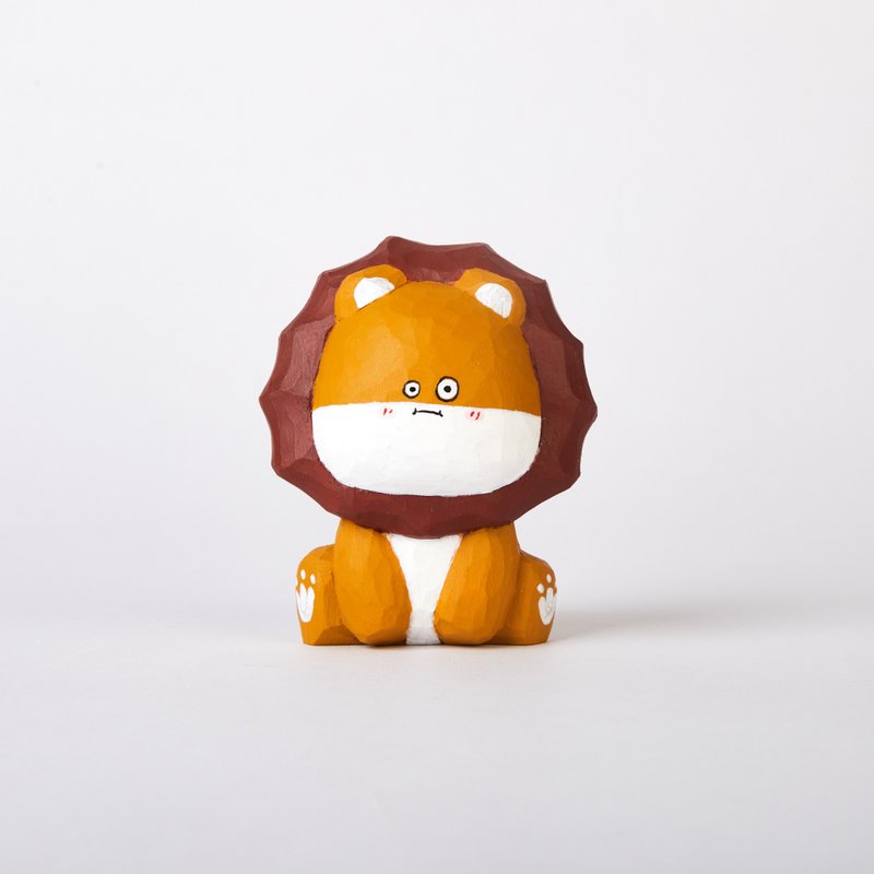 Lalo 神情緊張的毛髮蓬鬆小獅子木雕 - 擺飾/家飾品 - 木頭 咖啡色