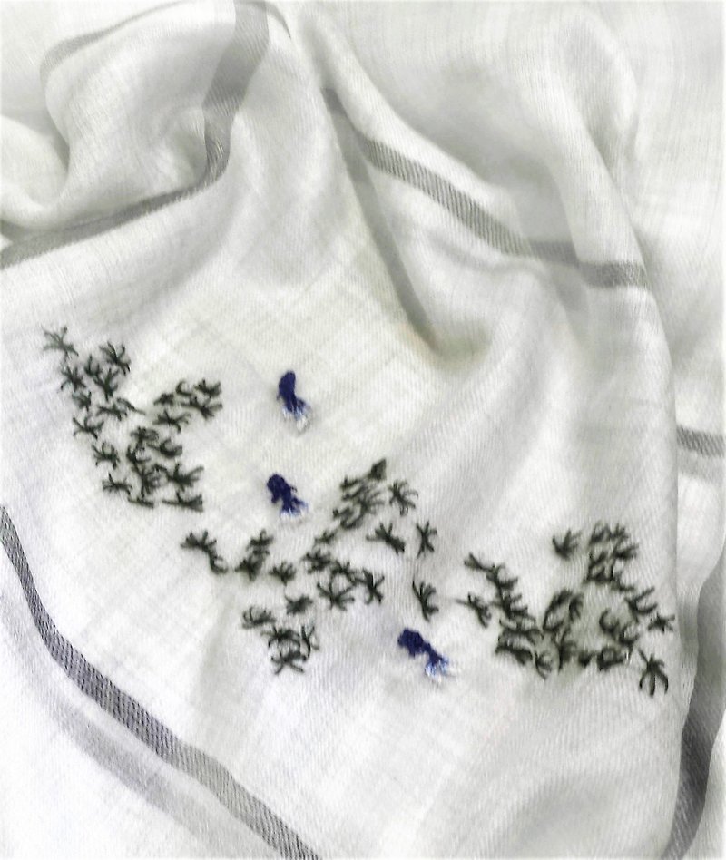 super soft pure cashmere embroidery seaweed & fish big scarf incl gift box - ผ้าพันคอถัก - ขนแกะ ขาว