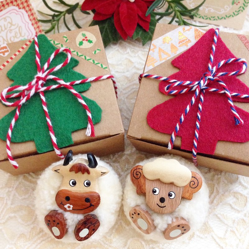 Christmas exchange gift [Peng Peng wooden sheep or cattle] ✦ key ring / gift group handmade iron absorption - ที่ห้อยกุญแจ - ขนแกะ สีแดง