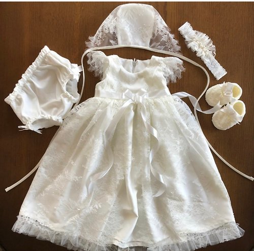 V.I.Angel Ivory clothing set for baby girl: dress, bonnet, headband, panties and shoes.