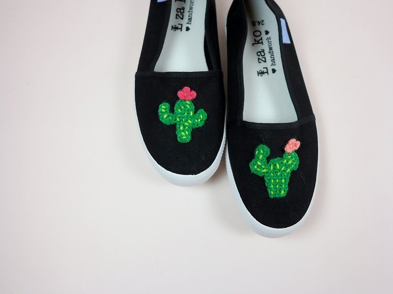 Black cotton canvas hand-made shoes warm cactus models non-woven models - รองเท้าลำลองผู้หญิง - ผ้าฝ้าย/ผ้าลินิน สีเขียว