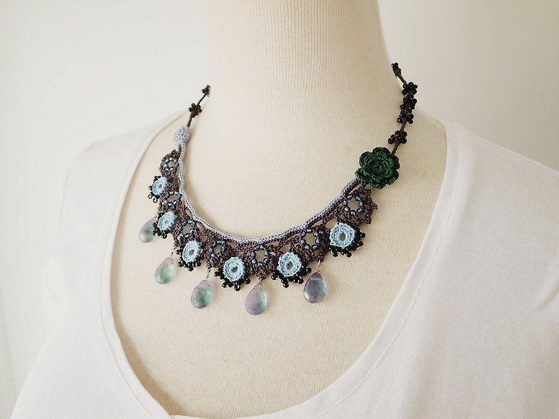 Irish Crochet Lace Jewelry (Boho Chic 1-f) Fiber Art Necklace - สร้อยคอ - ผ้าฝ้าย/ผ้าลินิน หลากหลายสี