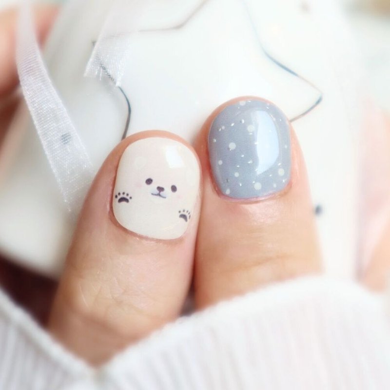 [Lunacaca gel nail stickers] C01085 White Bear in the First Snow can be easily removed | No damage to real nails - ยาทาเล็บ - พลาสติก 