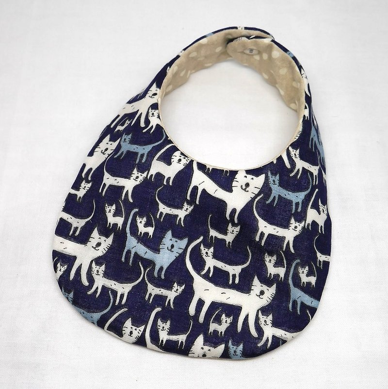 Japanese Handmade 4-layer-double gauze Baby Bib /Smiling cat - ผ้ากันเปื้อน - ผ้าฝ้าย/ผ้าลินิน สีน้ำเงิน