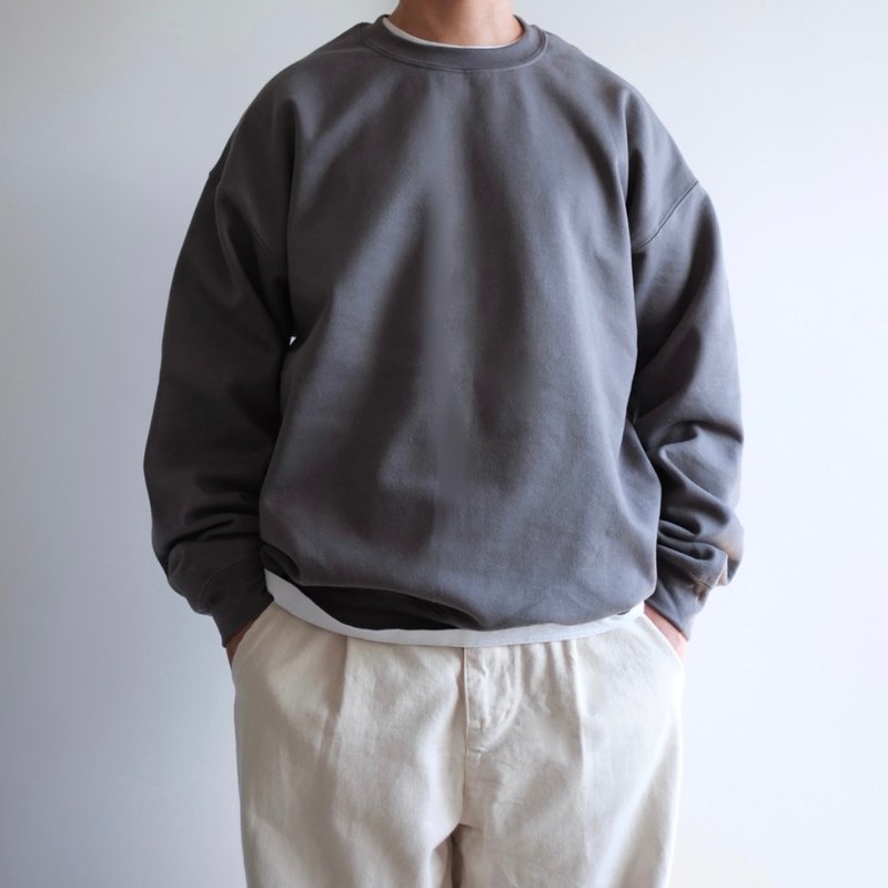 big silhouette  sweatshirt / charcoal / plain / hand embroidery / unisex - 帽T/大學T - 棉．麻 灰色