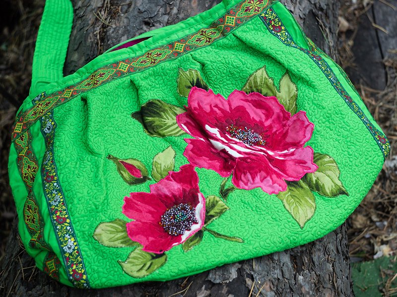 Summer Cotton Green Quilted Women&#x27;s Bag with Red Flowers Boho Style Long Belt