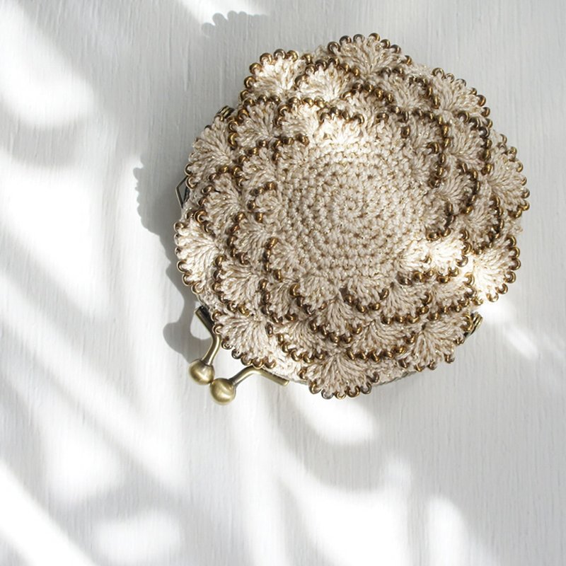 Ba-ba handmade Crochet coinpurse  No.C1430 - 化妝包/收納袋 - 其他材質 金色