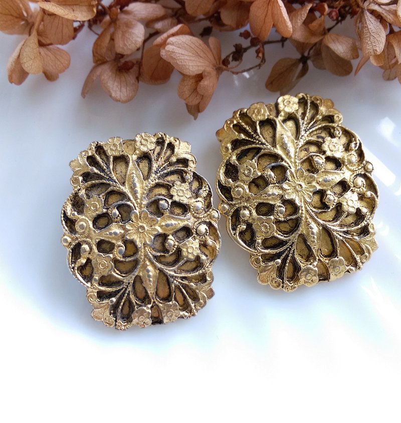 Vintage Jewelry 西洋古董飾品繁複 雕紋蕾絲新藝術風格 夾式耳環 - 耳環/耳夾/耳骨夾 - 其他金屬 金色
