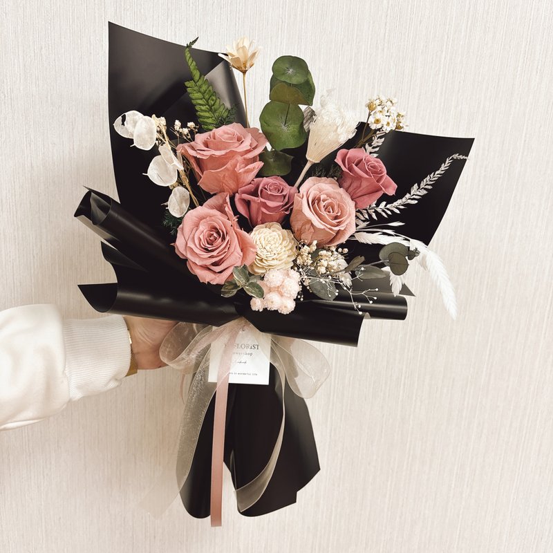 【酷黑粉紅永生花束】 客製 永生花 情人節 婚禮 乾燥花 母親節 - 乾燥花/永生花 - 植物．花 多色