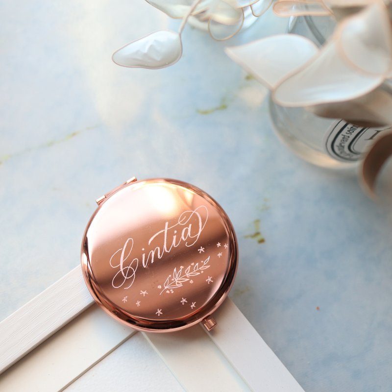 Rose Gold Portable Mirror Small Round Mirror Hand-engraved Name Customization - อุปกรณ์แต่งหน้า/กระจก/หวี - โลหะ สีทอง