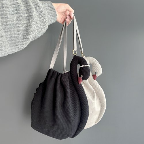 スワンバッグ 白鳥 ご予約商品 30日ほどで発送 - ショップ