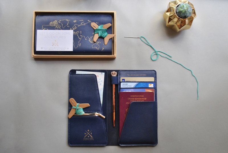 STITCH PASSPORT WALLET NAVY - ที่เก็บพาสปอร์ต - หนังแท้ สีน้ำเงิน