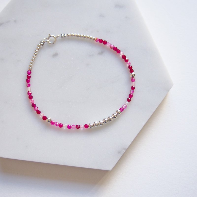 "KeepitPetite" deep rosy red agate · · · sterling silver bead bracelet bracelet • gift - Bracelets - Gemstone Red