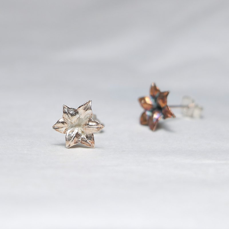 Lily flower sterling silver earrings - Earrings & Clip-ons - Sterling Silver Silver