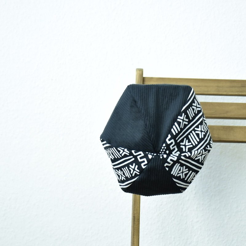 Sygiria•• Double-sided African print beret w/ corduroy(Black) - หมวก - ผ้าฝ้าย/ผ้าลินิน สีดำ