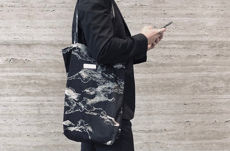 [White World Series] Zhu Zhennan Ink Denim Textured Bag - Handbags & Totes - Cotton & Hemp Black