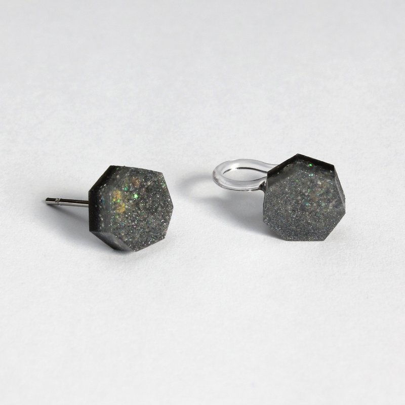 Triangle Resin Earring / Satin Mine Ash / Single stud - Earrings & Clip-ons - Resin Gray