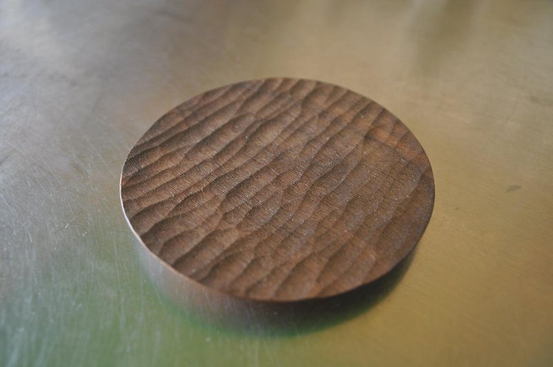 ブラックウォルナットの丸いうつわ小 - 小皿 - 木製 