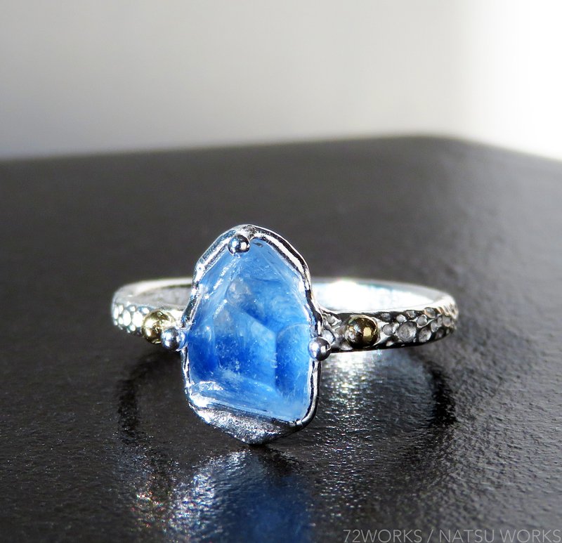 Dumortierite in Quartz Ring - Shop NATSU WORKS General Rings - Pinkoi