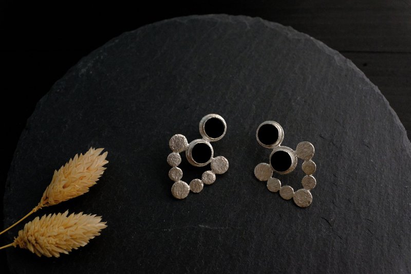 Hunter series - Earrings & Clip-ons - Sterling Silver Black