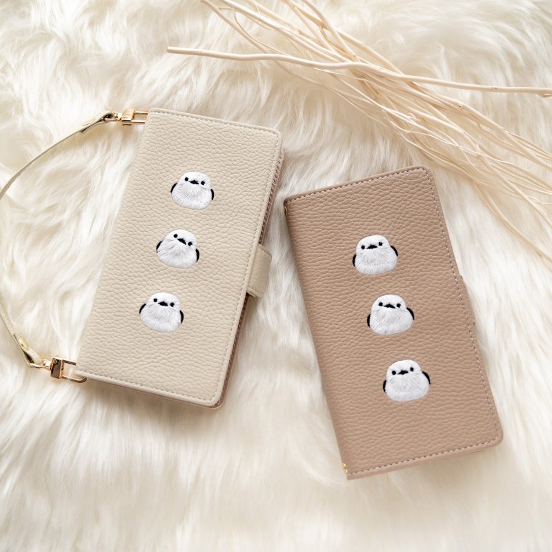 多機種対応 スマホケース 手帳型 【 3羽のシマエナガ 】 ミラー付き 刺繍 スマホショルダー スマホスタンド サイドマグネット くすみカラー A310I - 手機殼/手機套 - 真皮 咖啡色