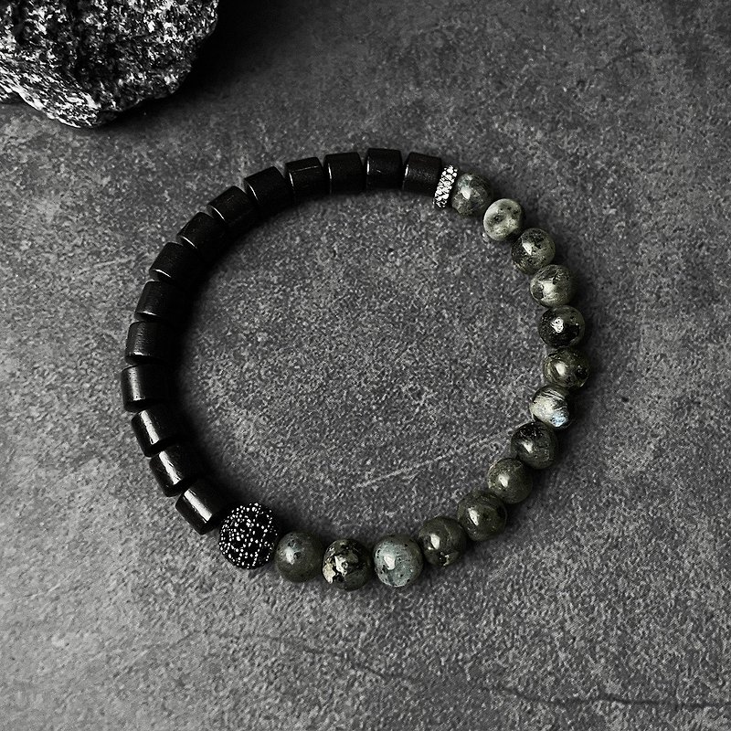 Elastic beaded bracelet with multi-stone and a CZ sphere charm - สร้อยข้อมือ - เครื่องประดับพลอย สีดำ