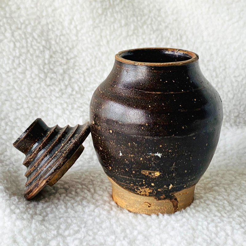 中國 宋黑褐釉帶蓋茶罐│自然古樸 吉州窯 古件收藏 - 茶壺/茶杯/茶具 - 陶 咖啡色