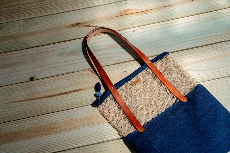 Tianxian-Vegetable tanned leather side straps. Vegetable-dyed handwoven style side bags-Caramel dark blue - Messenger Bags & Sling Bags - Cotton & Hemp Blue