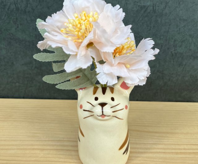 専用　作家さま　ilo 猫型陶器 花瓶　チャ猫 4月頭のニャンフェスにむけて陶器の猫さん色々と制作中です。2月