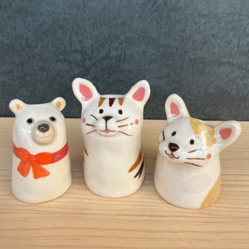 専用　作家さま　ilo 猫型陶器 花瓶　チャ猫 4月頭のニャンフェスにむけて陶器の猫さん色々と制作中です。2月