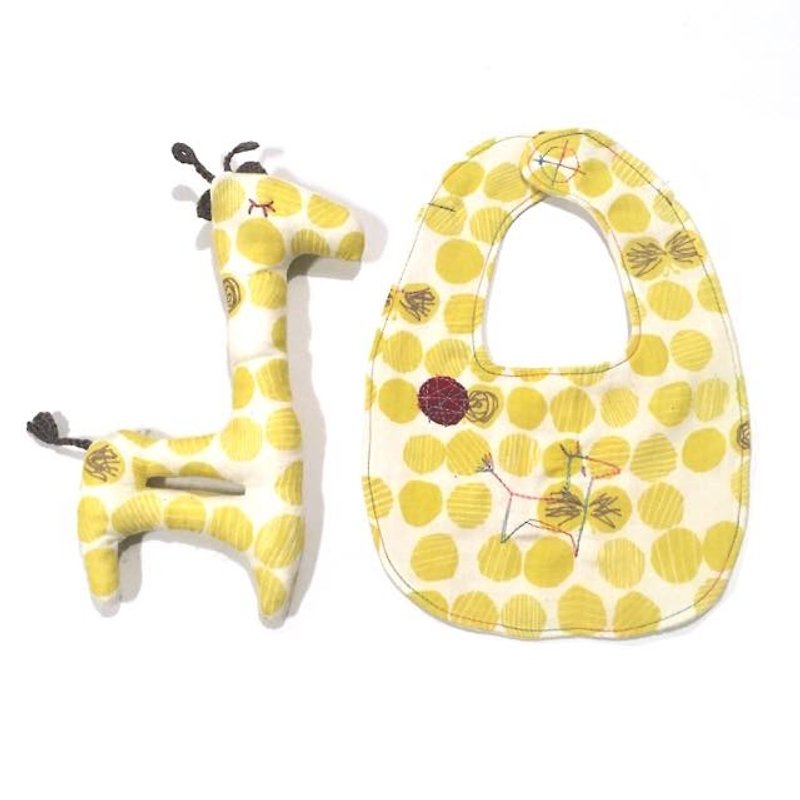 babygift whim giraffe style & Niginigi rattle set - ผ้ากันเปื้อน - ผ้าฝ้าย/ผ้าลินิน สีเหลือง