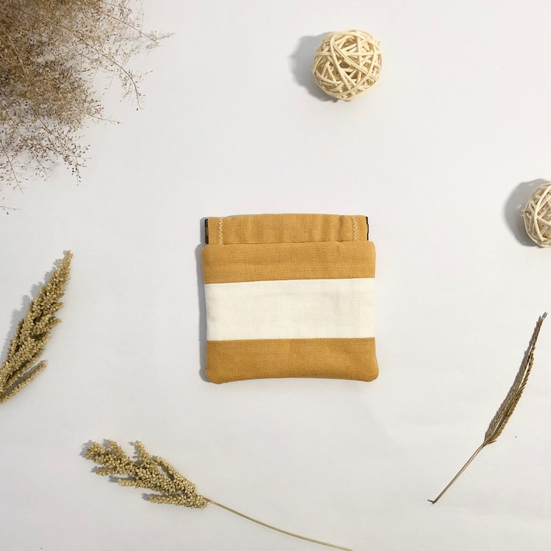 客製化選布-手作黃白香蕉零錢包 小包 生日禮物 送禮 - 零錢包/小錢包 - 棉．麻 多色
