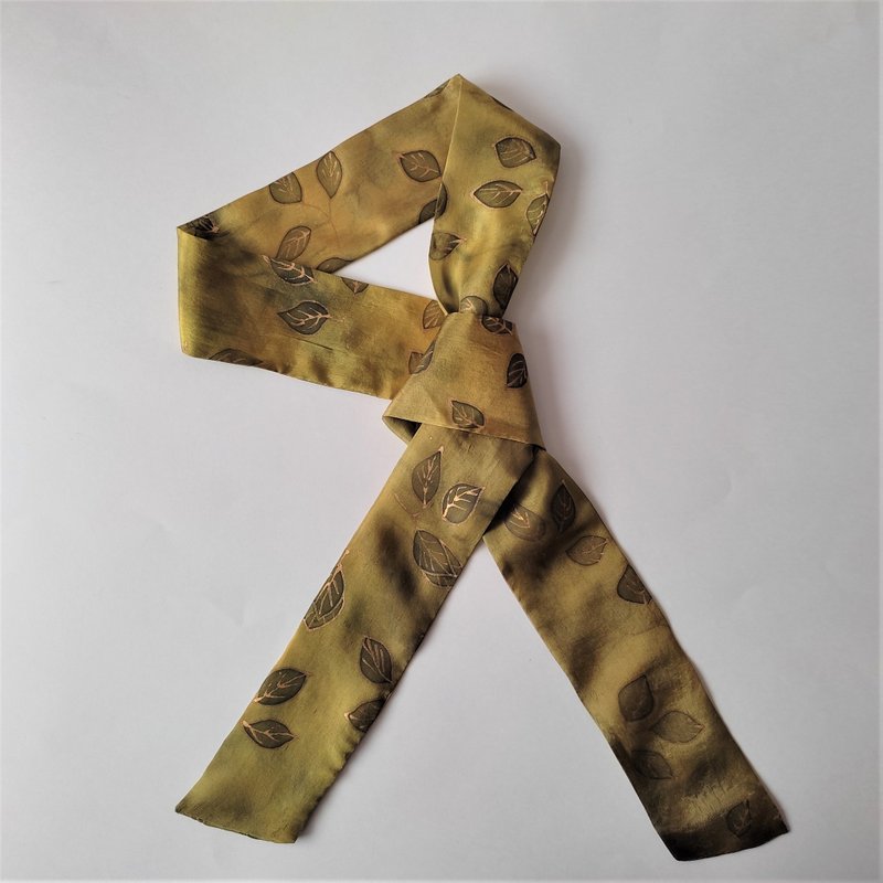 Small silk scarf for neck Green silk scarf hand dyed Skinny silk scarf for hair - 絲巾 - 絲．絹 綠色